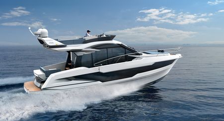 478 - Galeon 400 Fly 3QR Hi Res-min.jpg